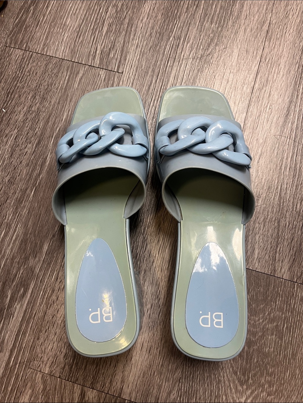 BP Baby Pale Blue Chunky Chain-Link Heel sz 9